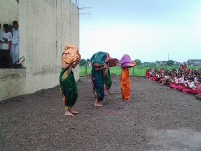 dancers at saraswati jr college